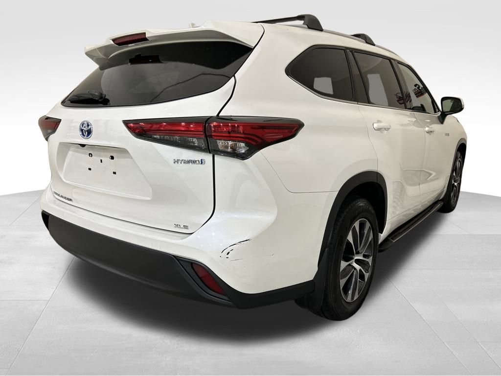 Used 2021 Toyota Highlander XLE image 5