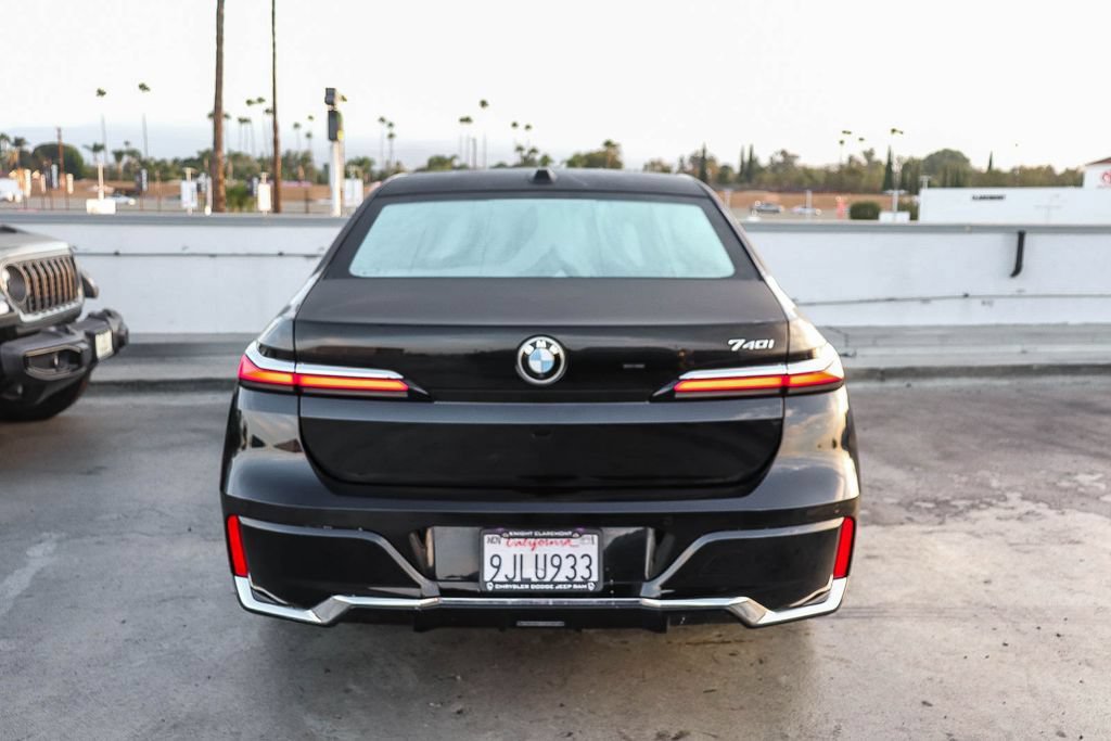 Used 2024 BMW 740i RWD image 8