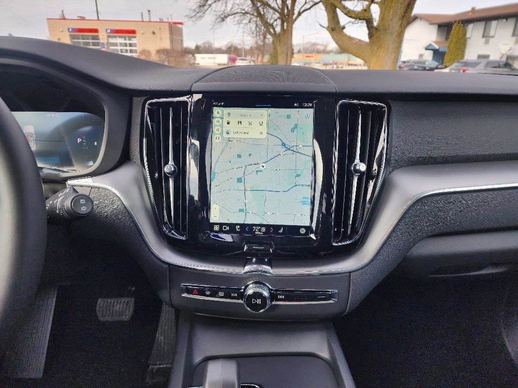 Certified 2025 Volvo XC60 B5 Core w/ Climate Package image 8