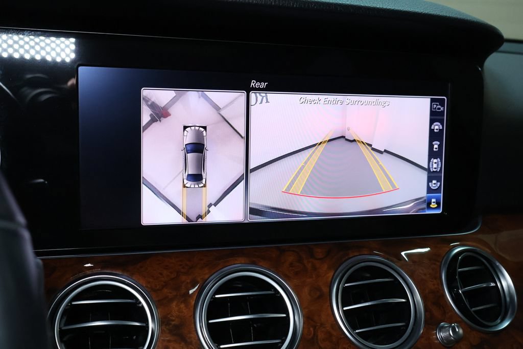 Used 2019 Mercedes-Benz E 300 4MATIC image 32