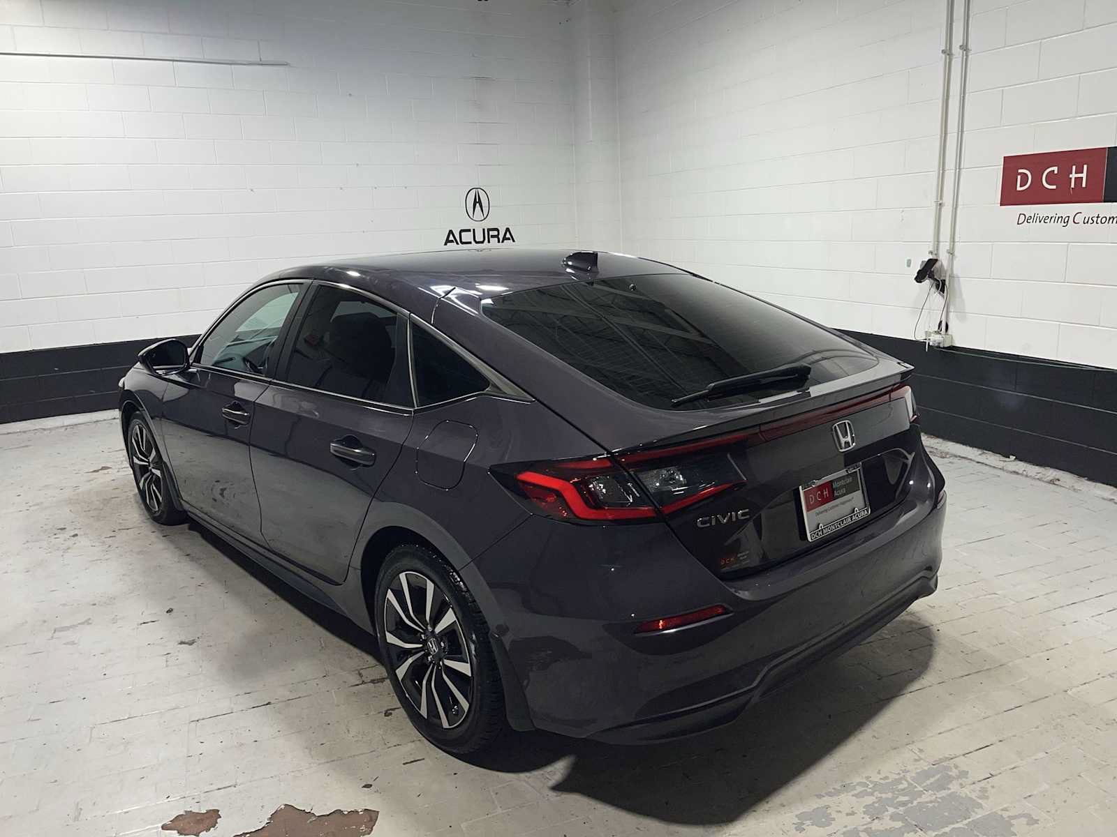 Used 2024 Honda Civic EX-L image 4