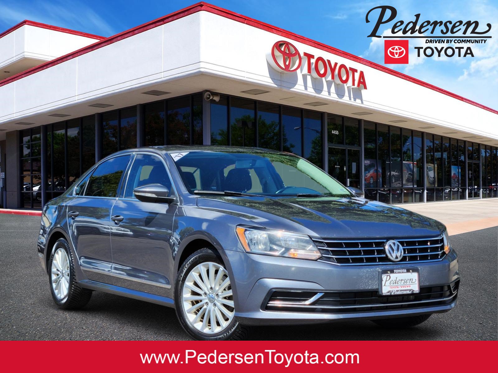 Used 2017 Volkswagen Passat 1.8T SE FWD image 1