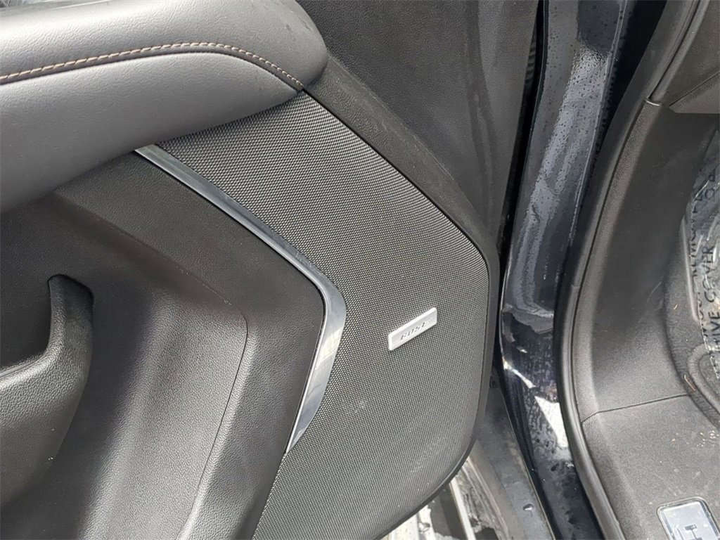 Used 2023 Chevrolet Suburban High Country image 12