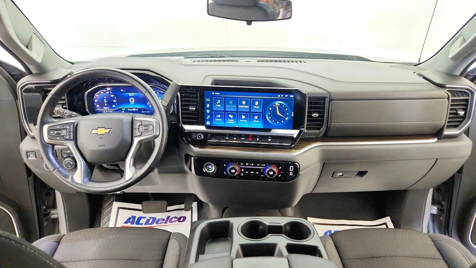 Used 2024 Chevrolet Silverado 1500 LT AWD/4WD image 29