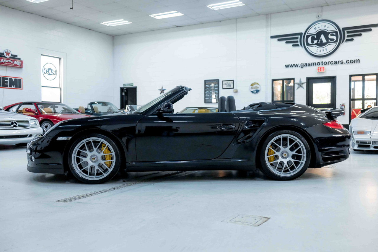 Used 2011 Porsche 911 Turbo S image 11