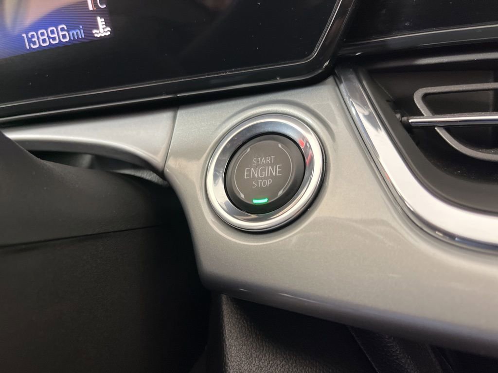 Used 2025 Chevrolet Trax LT w/ LT Convenience Package image 32