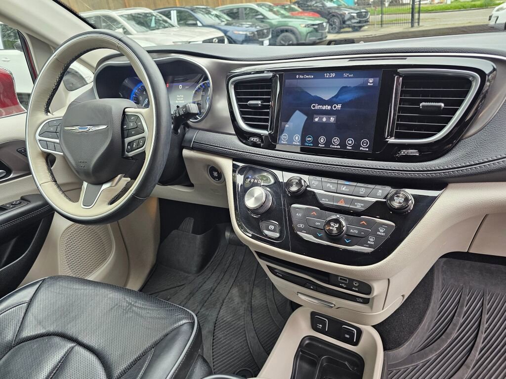 Used 2018 Chrysler Pacifica Limited w/ Tire & Wheel Group image 12