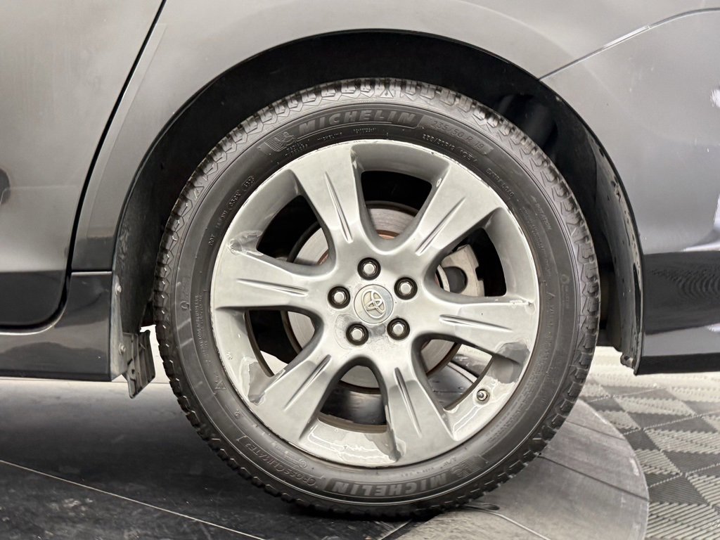 Used 2015 Toyota Sienna SE Premium image 12