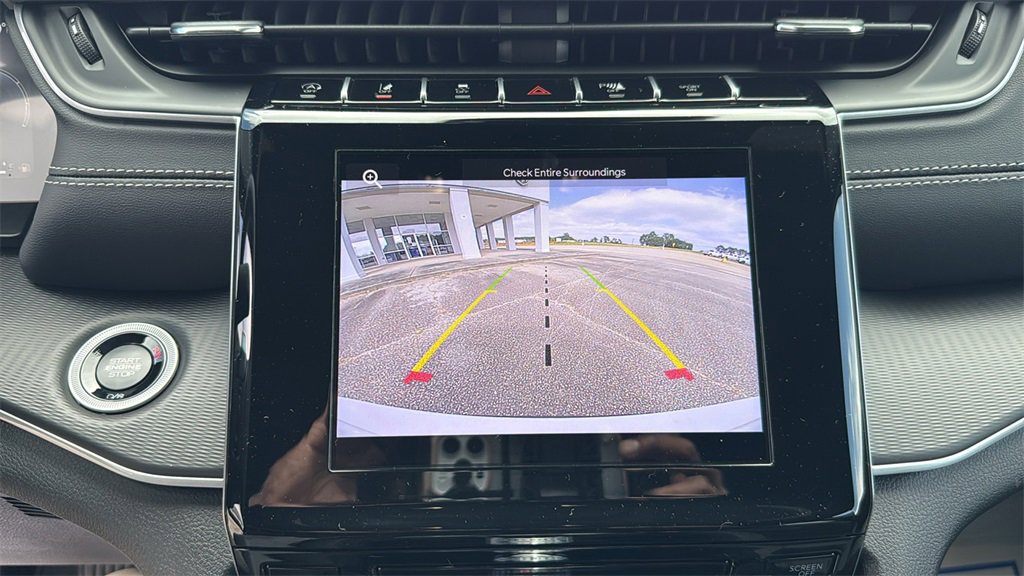 New 2025 Jeep Grand Cherokee L Laredo image 26