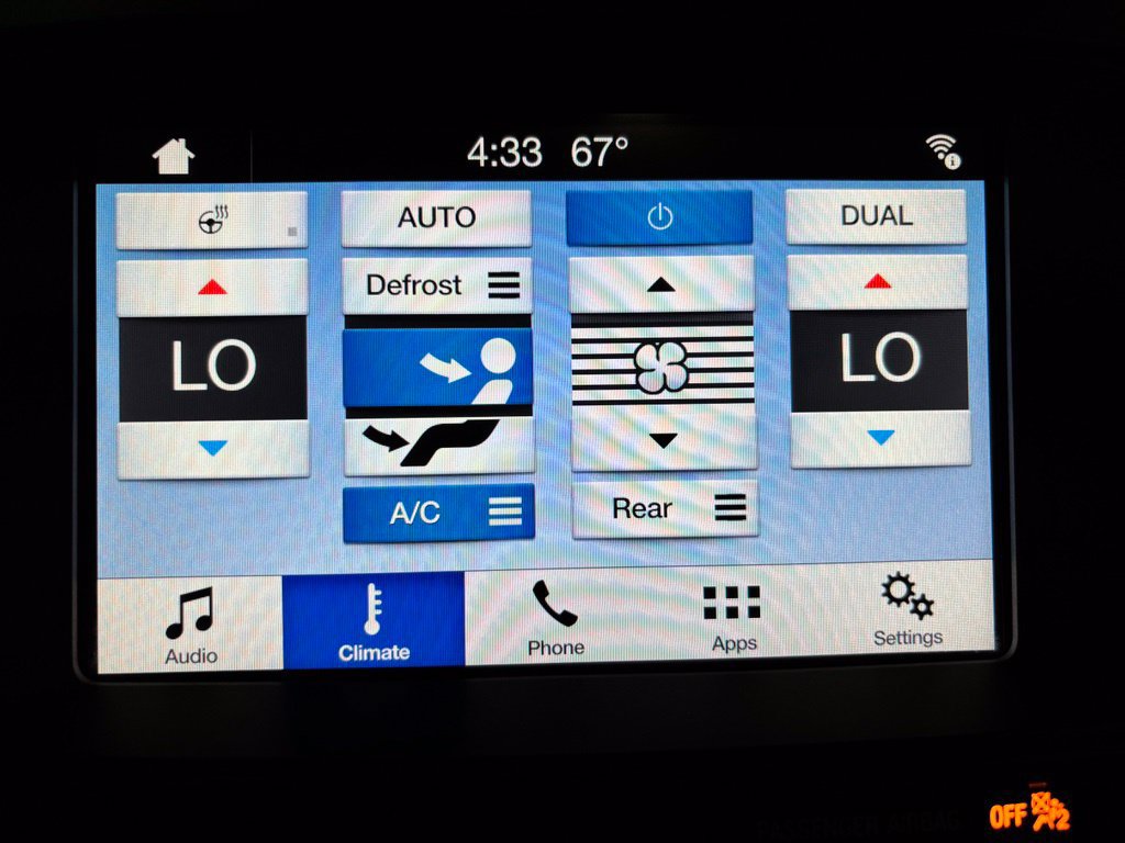 Used 2018 Ford Explorer XLT w/ Equipment Group 202A AWD/4WD image 27