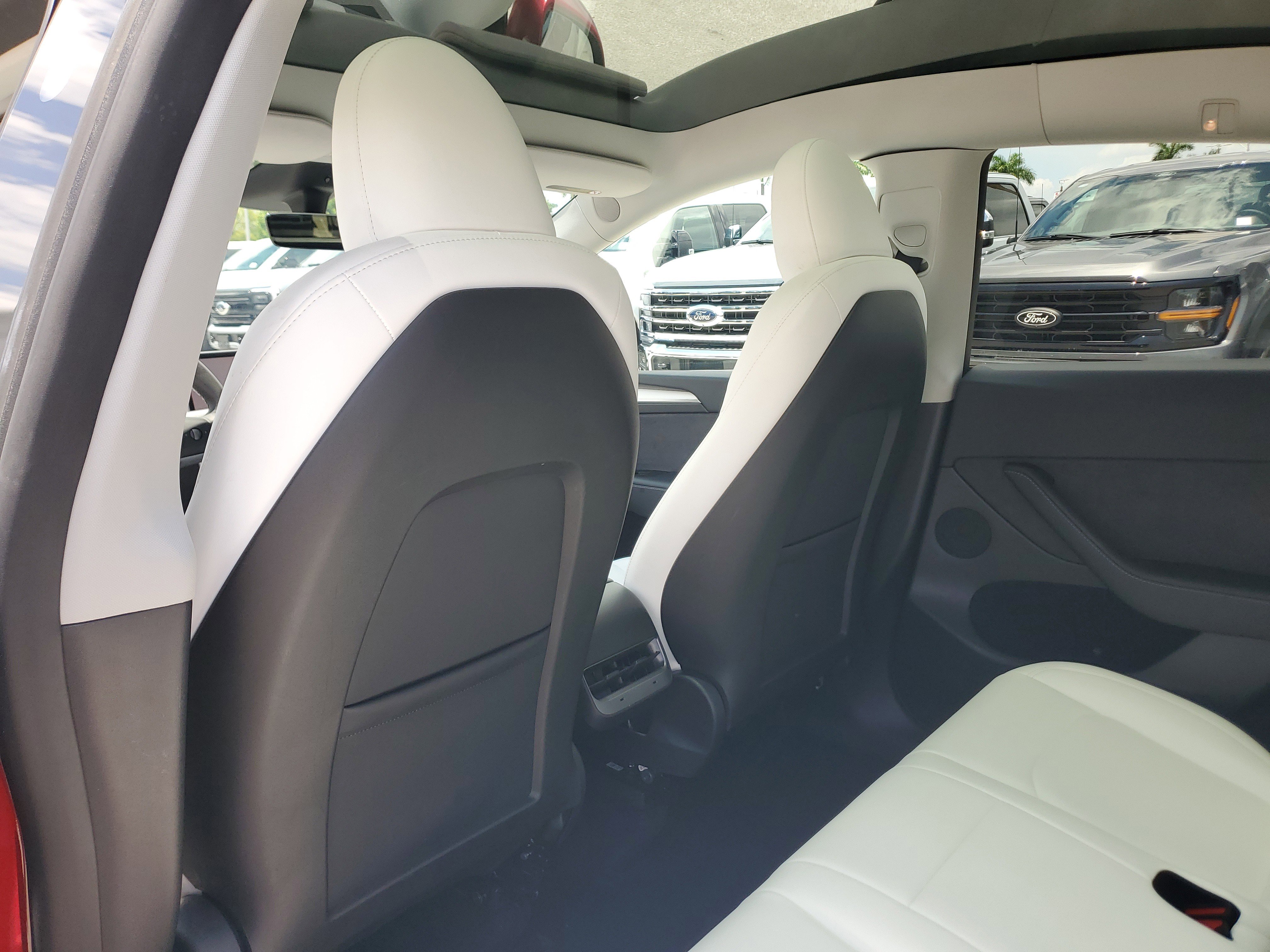 Used 2024 Tesla Model Y Long Range RWD image 15