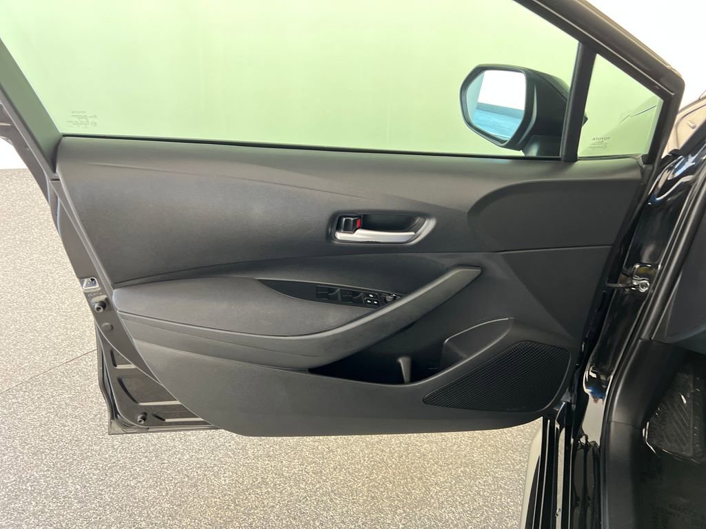 Used 2020 Toyota Corolla LE w/ Carpet Mat Package (TMS) FWD image 12