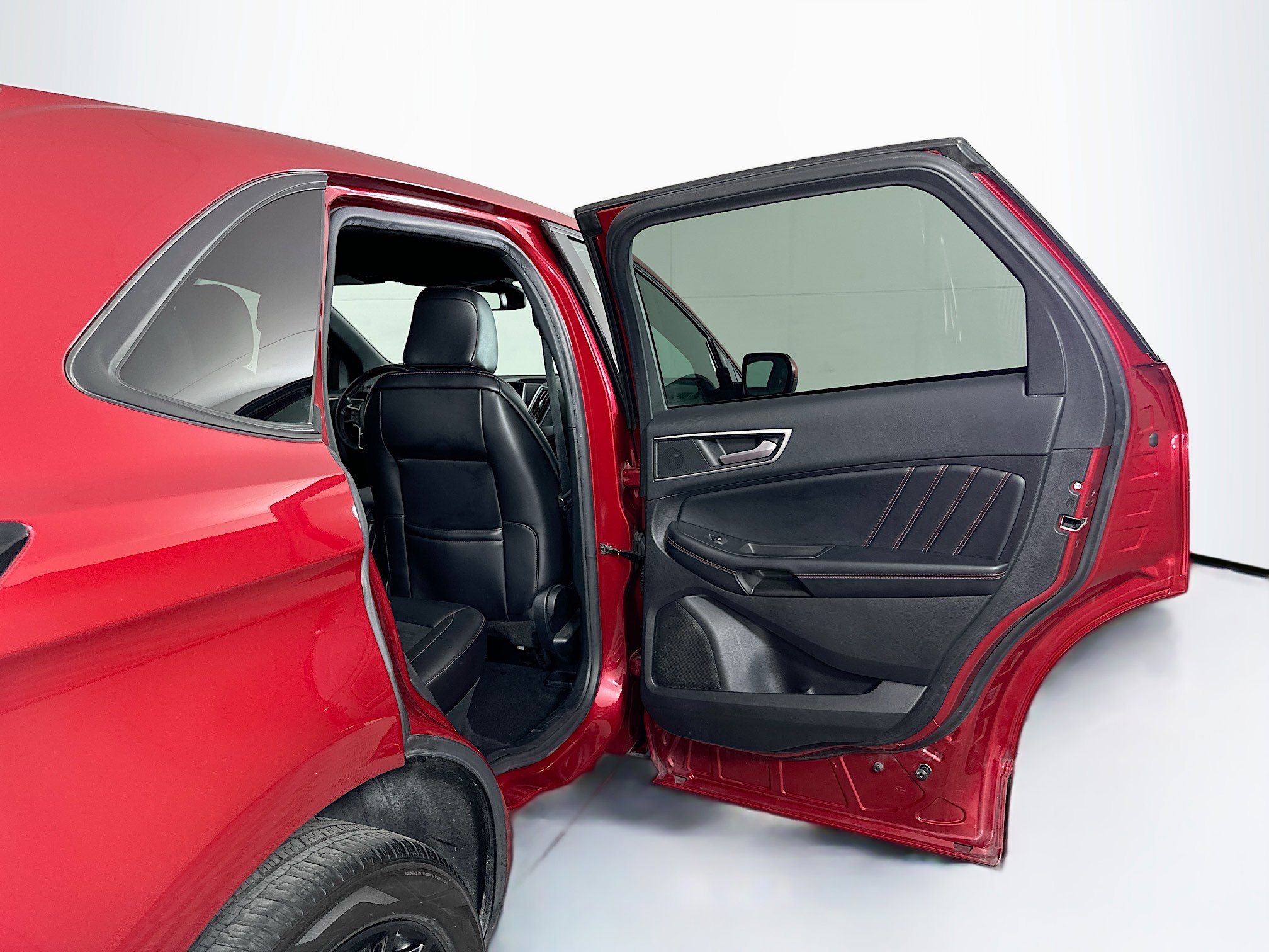 Used 2021 Ford Edge ST-Line FWD image 29