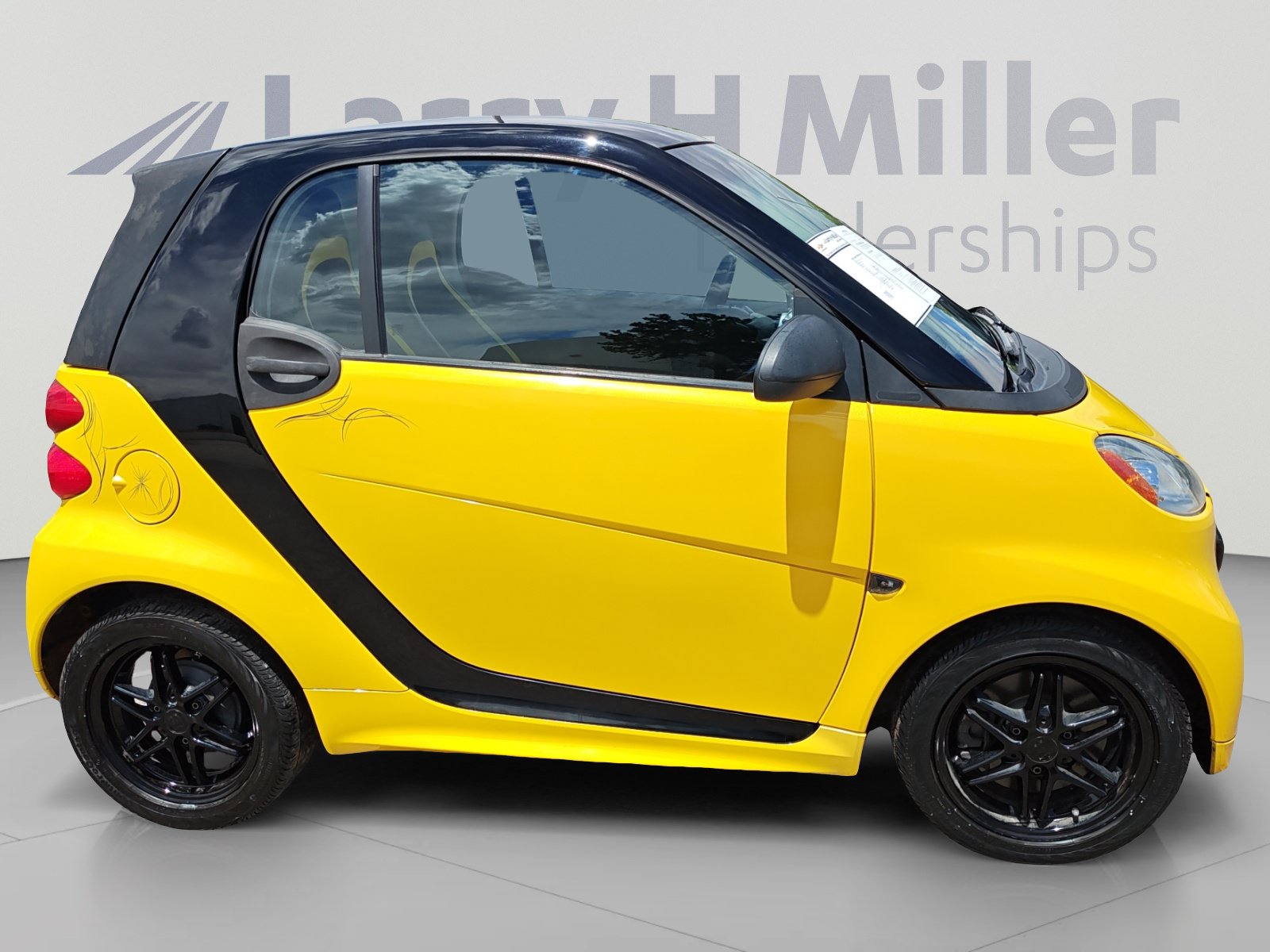 Used 2013 smart fortwo passion RWD image 6