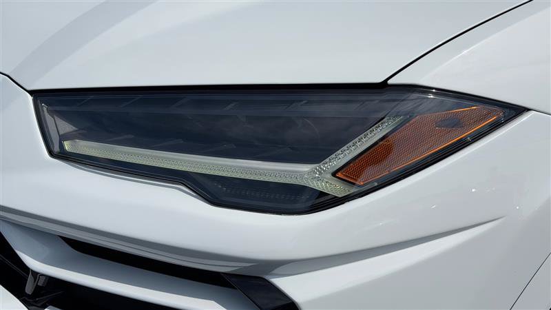 Used 2020 Lamborghini Urus AWD/4WD image 16