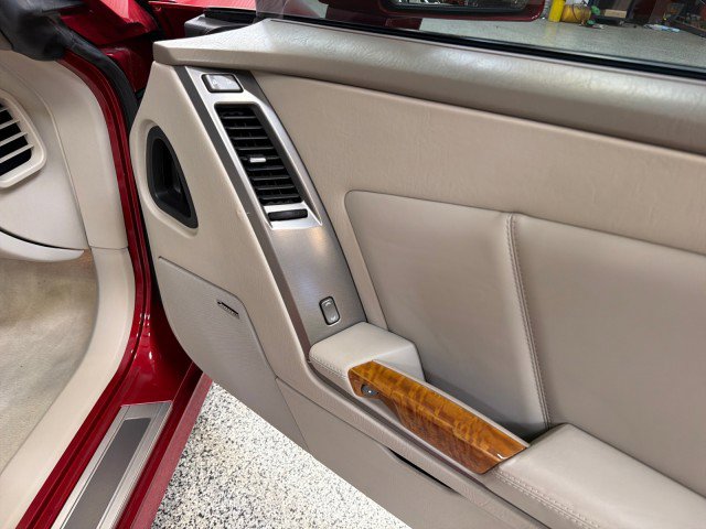 Used 2004 Cadillac XLR image 37