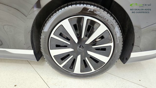 Used 2025 Lucid Air Pure RWD image 76