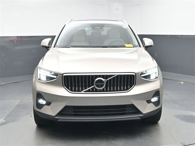 Used 2024 Volvo XC40 B5 Plus w/ Protection Package Premier image 2