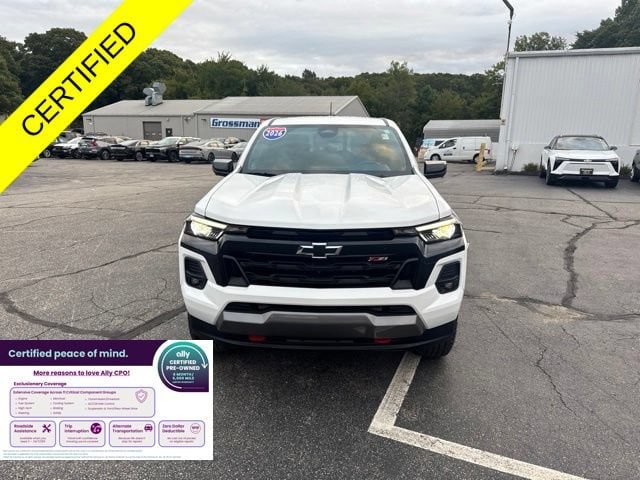 Used 2026 Chevrolet Colorado Z71 w/ Technology Package AWD/4WD image 3