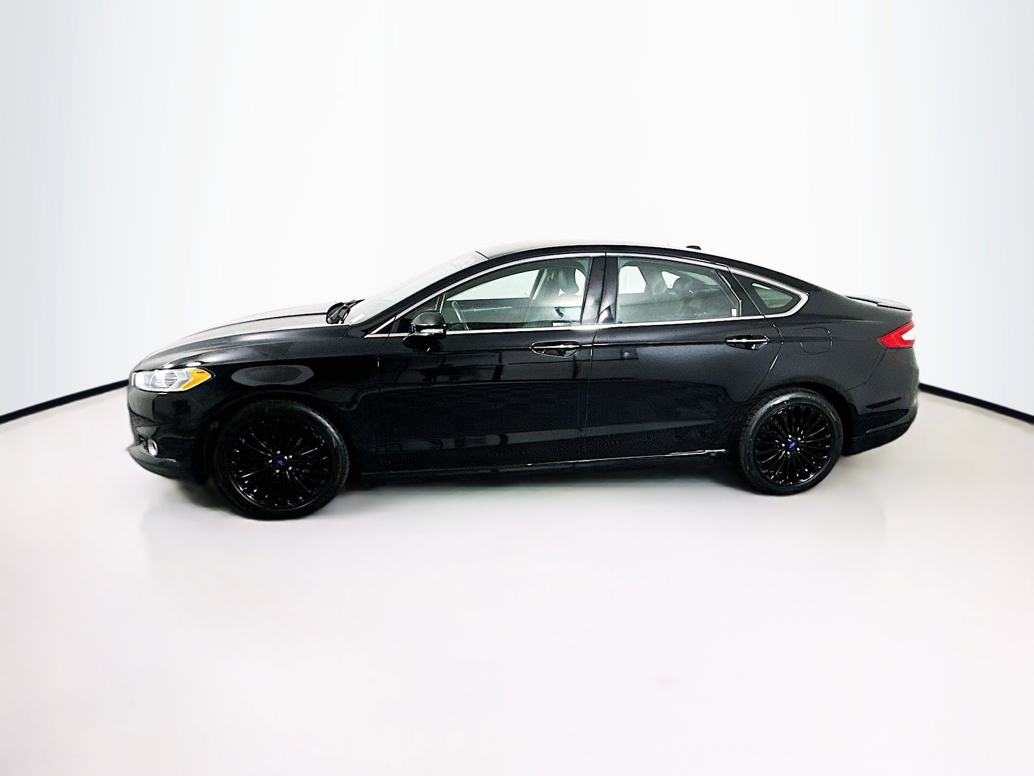 Used 2016 Ford Fusion Titanium image 4