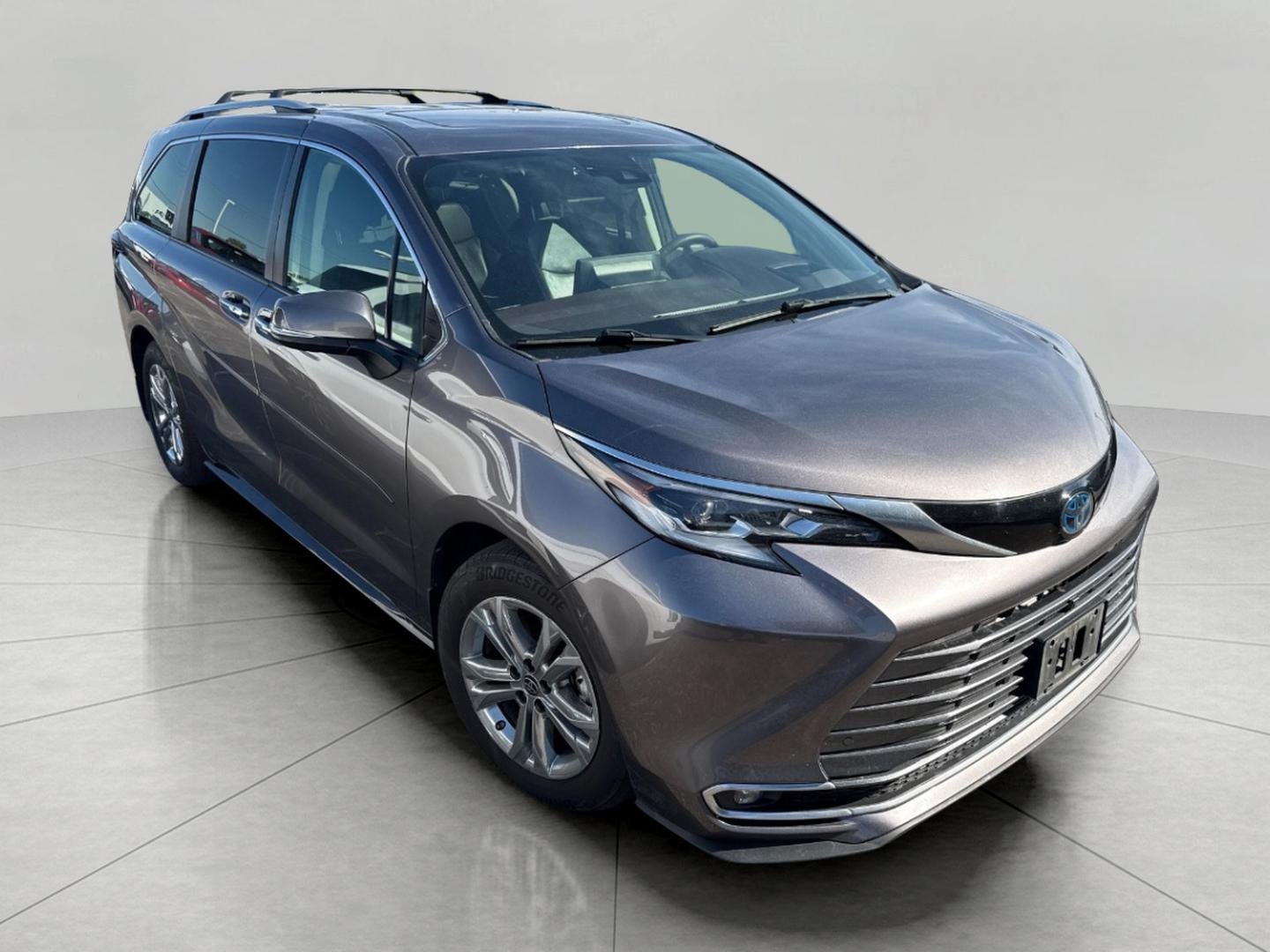 Used 2022 Toyota Sienna Platinum AWD/4WD image 6
