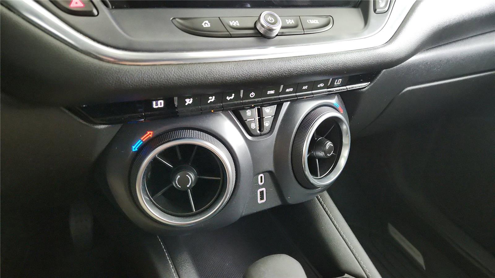 Used 2023 Chevrolet Blazer LT image 30