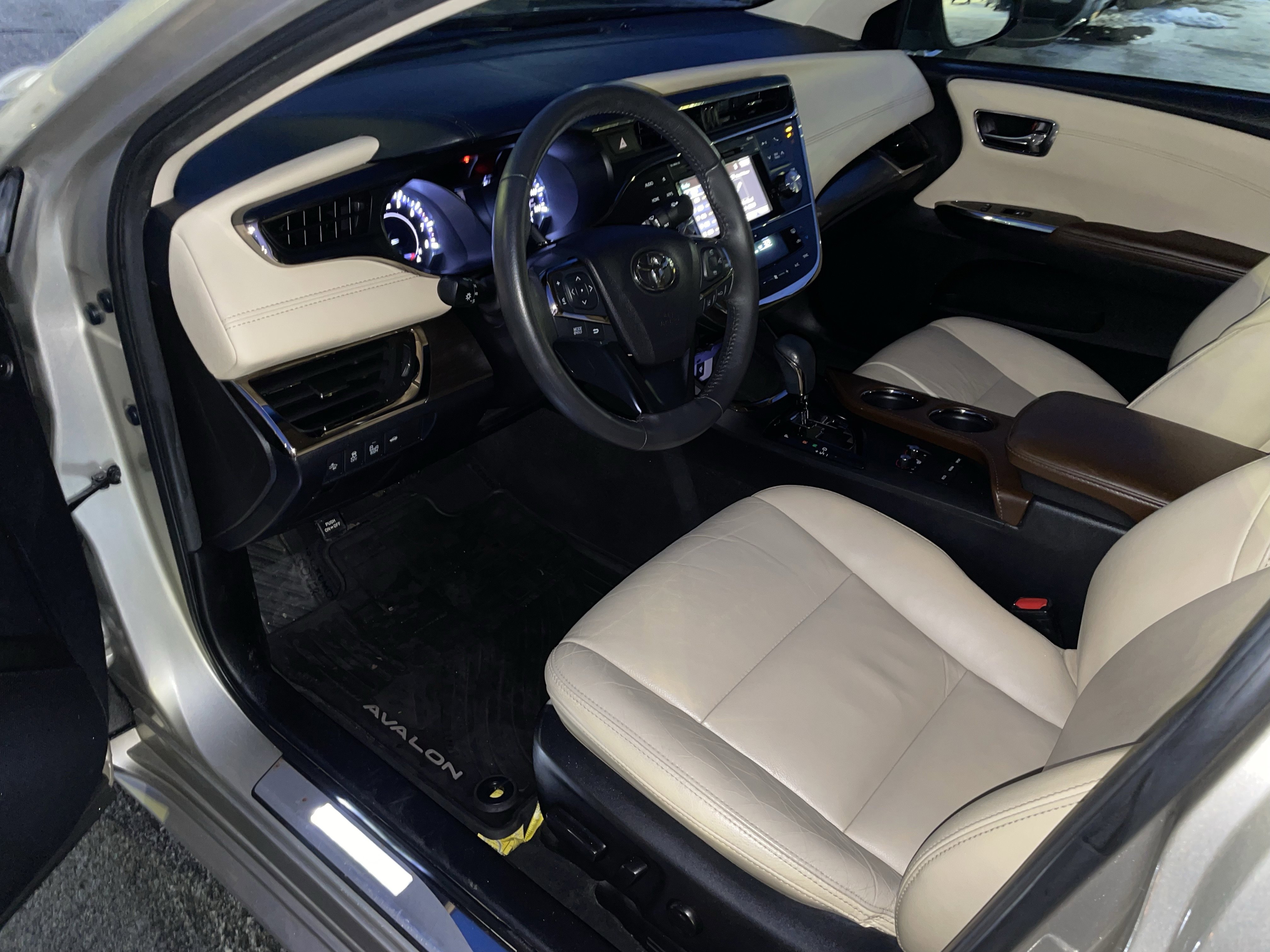 Used 2017 Toyota Avalon XLE Premium w/ Protection Package image 13