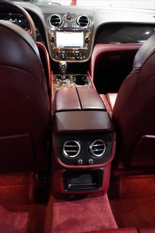 Used 2020 Bentley Bentayga AWD/4WD image 20