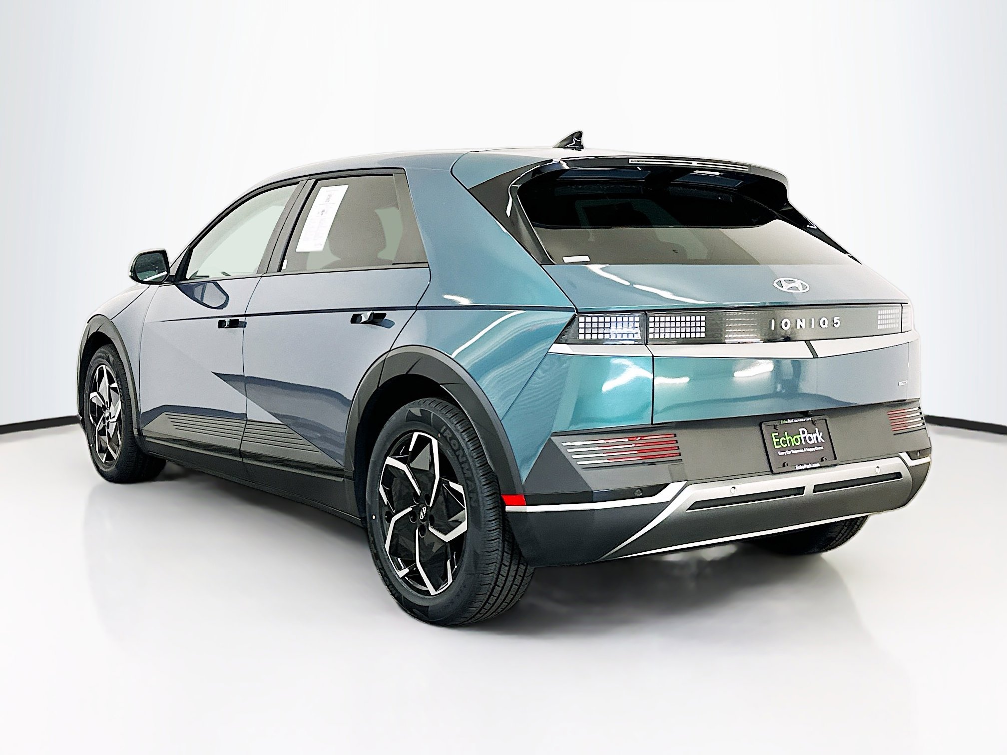 Used 2024 Hyundai Ioniq 5 SE image 5