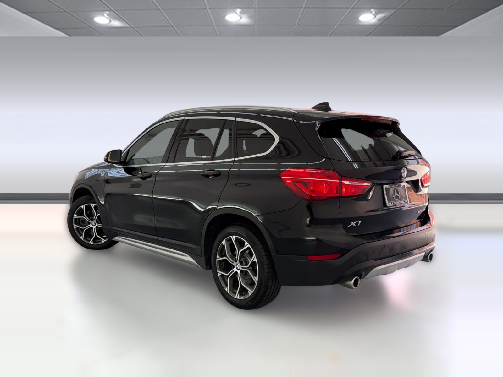 Used 2020 BMW X1 sDrive28i w/ Convenience Package FWD image 3