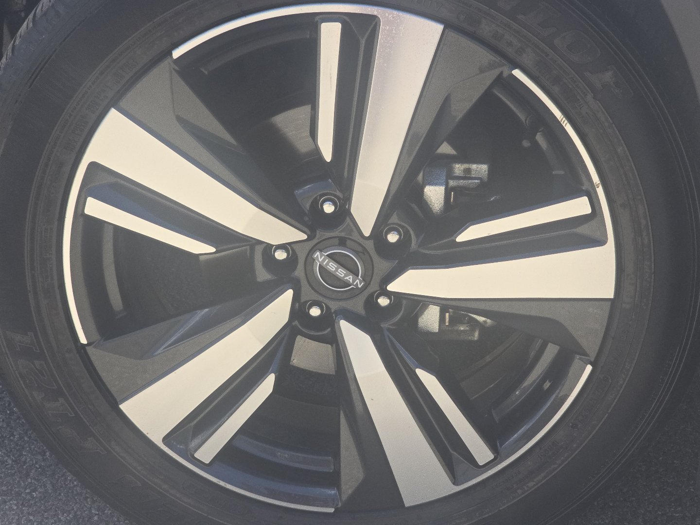 Used 2023 Nissan Rogue Platinum w/ Platinum Premium Package AWD/4WD image 11