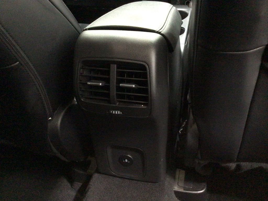 Used 2025 Ford Escape Platinum AWD/4WD image 29