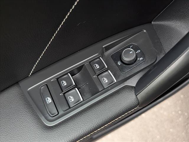 Used 2023 Volkswagen Tiguan SE w/ Panoramic Sunroof Package AWD/4WD image 29