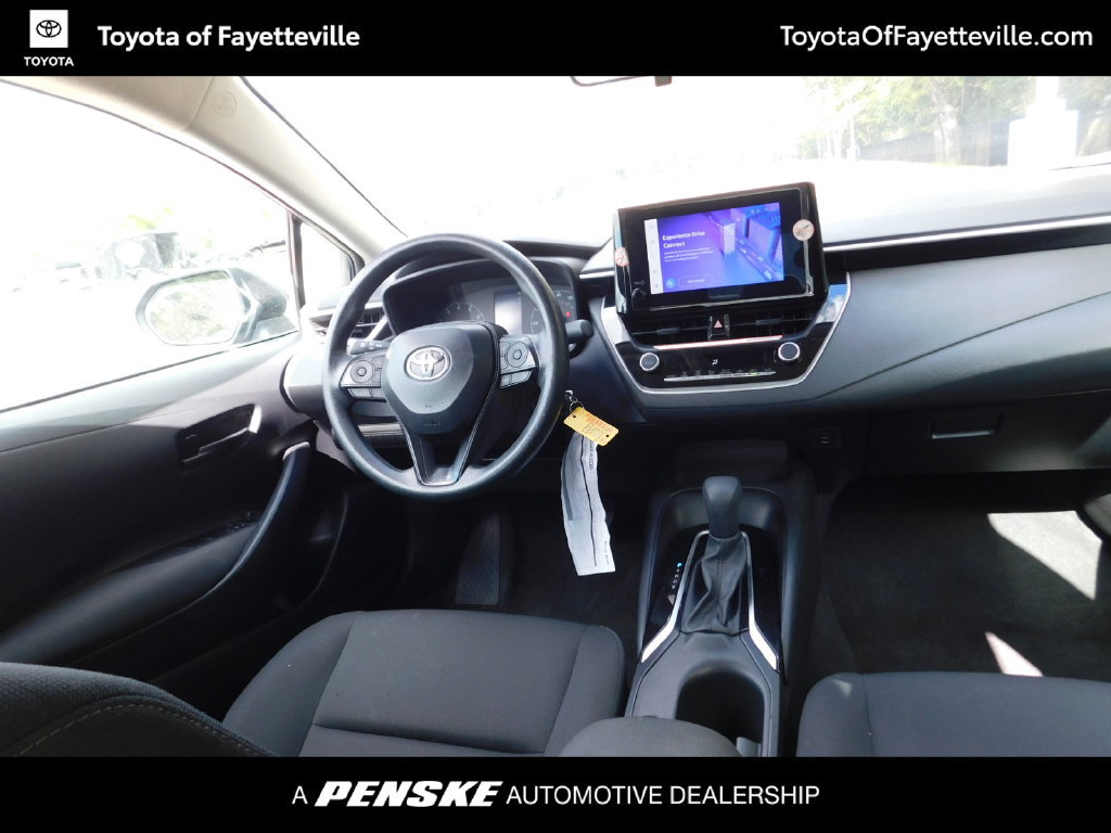 Used 2025 Toyota Corolla LE FWD image 6