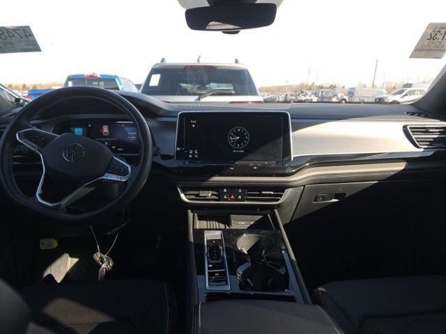 Used 2025 Volkswagen Atlas Cross Sport SE image 11