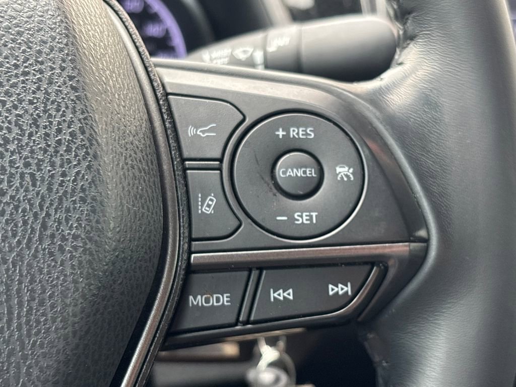 Used 2022 Toyota Camry SE image 17