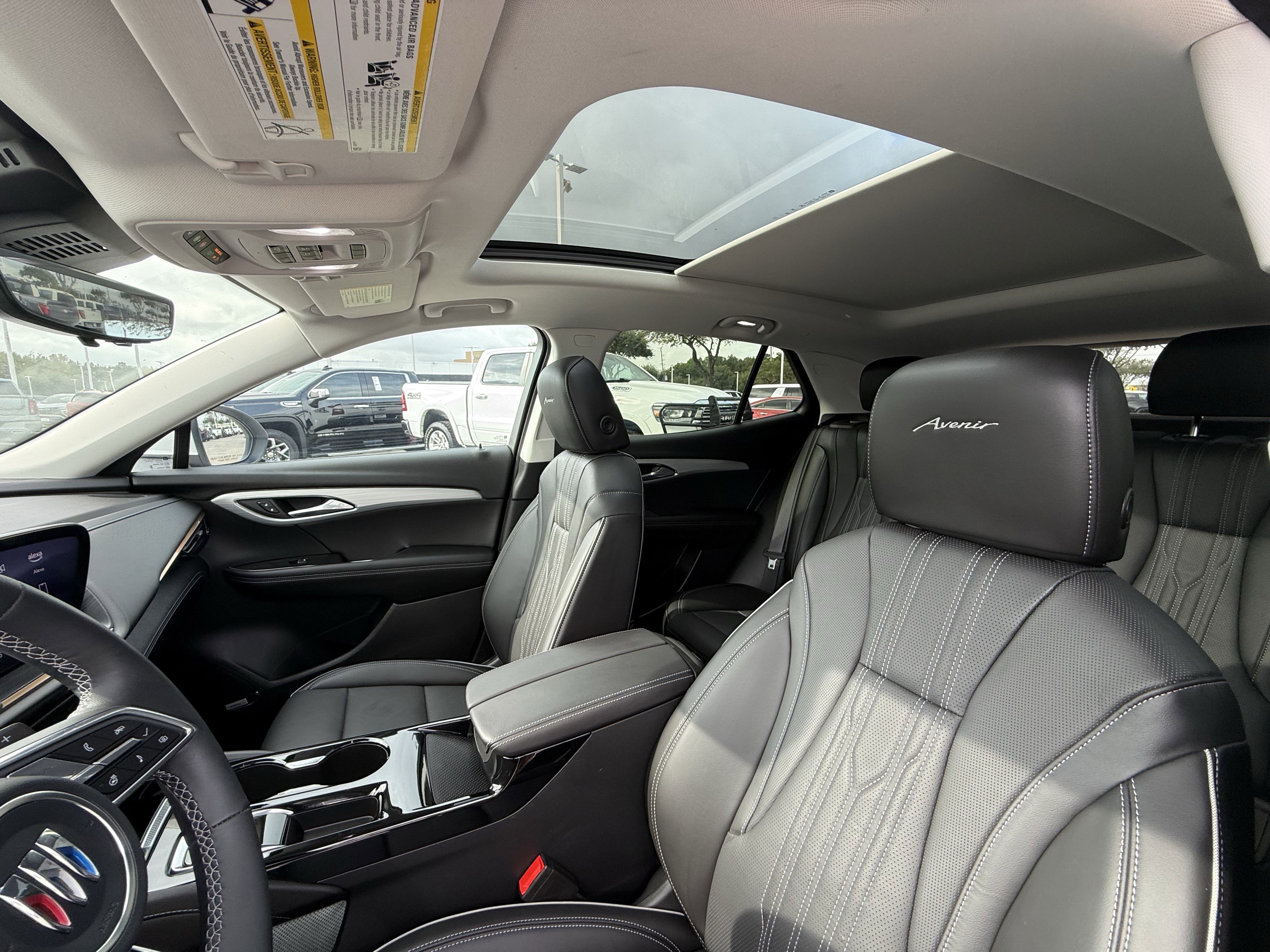 Used 2024 Buick Envision Avenir image 26