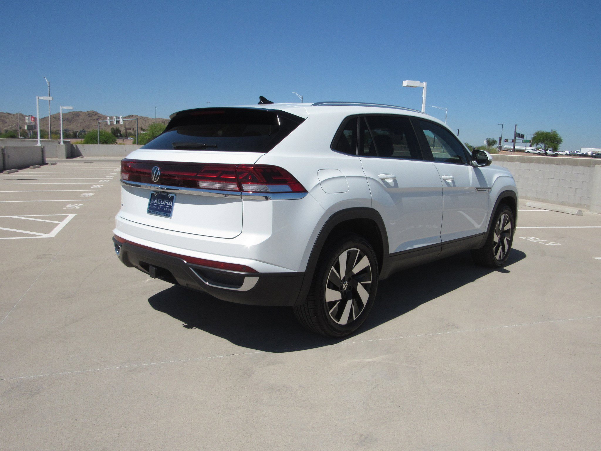 Used 2024 Volkswagen Atlas Cross Sport SE image 5
