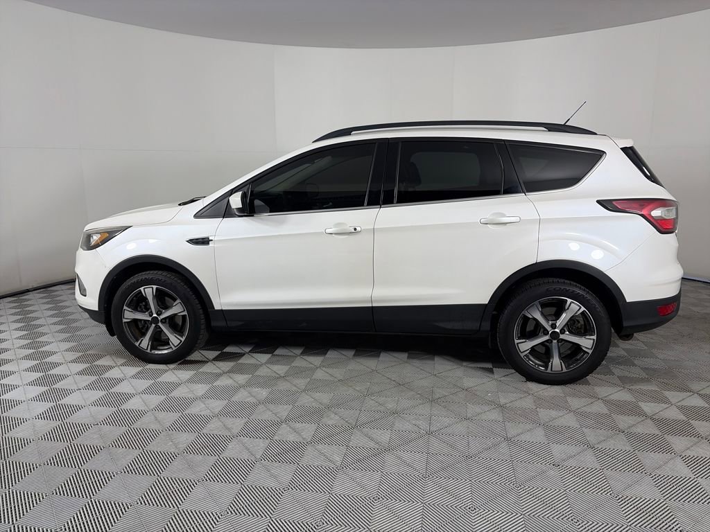 Used 2017 Ford Escape SE w/ SE Leather Comfort Package image 4