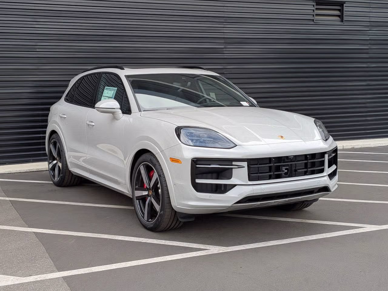 Certified 2025 Porsche Cayenne S AWD/4WD image 9