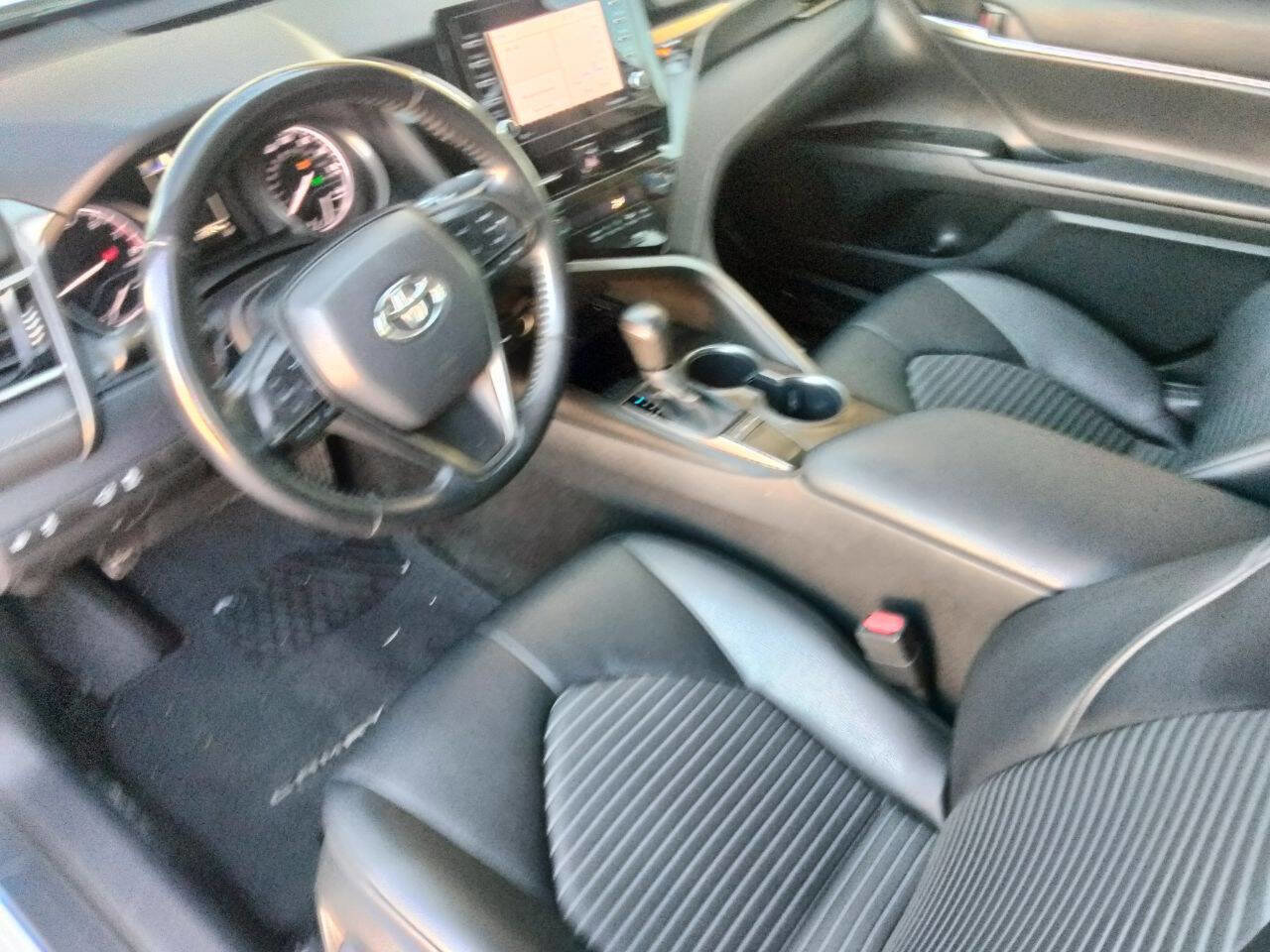 Used 2022 Toyota Camry SE image 10