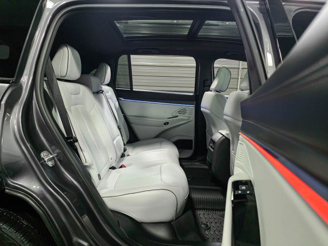 Used 2025 Jeep Wagoneer S Limited image 25