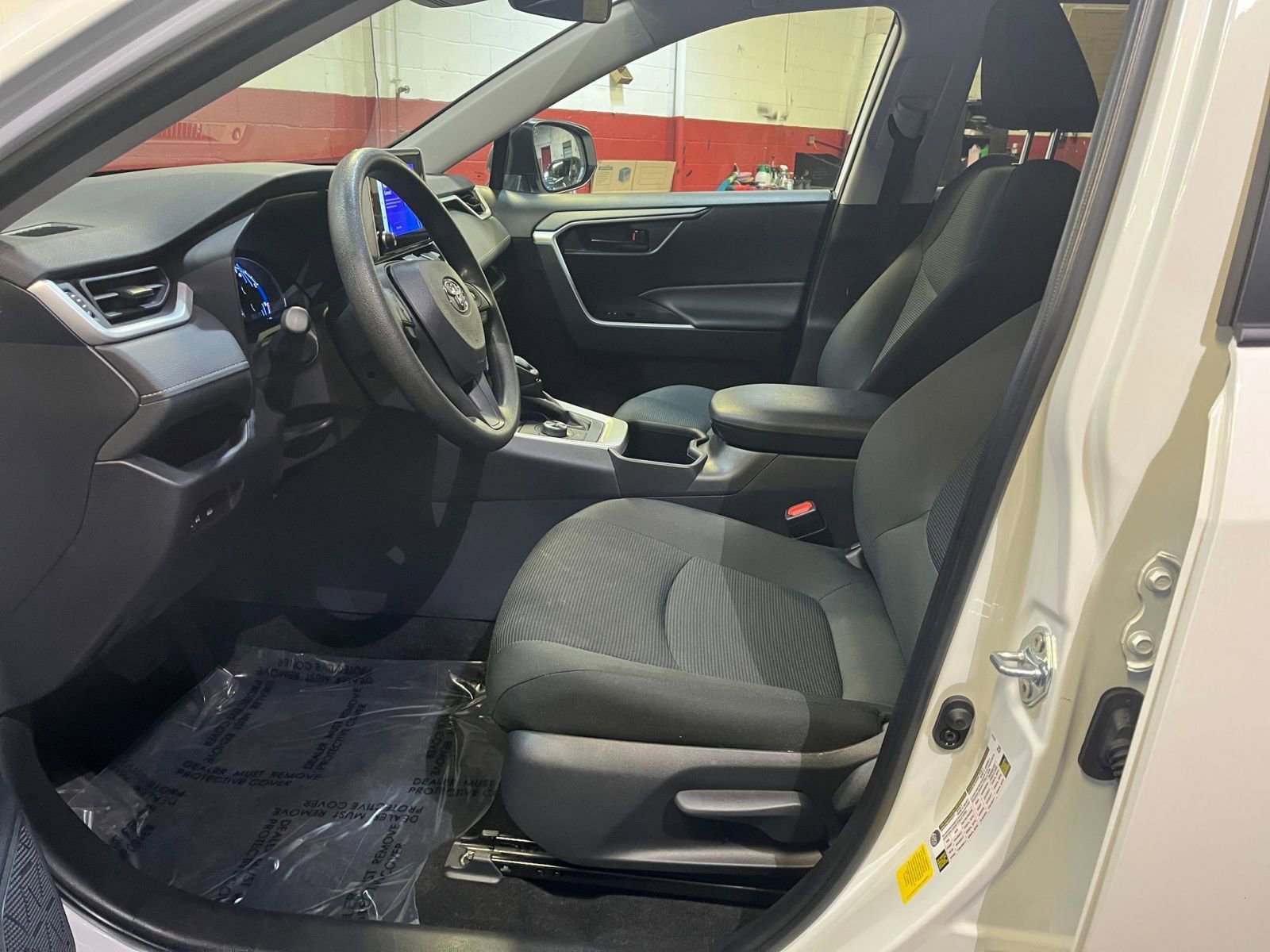 Used 2025 Toyota RAV4 LE image 27