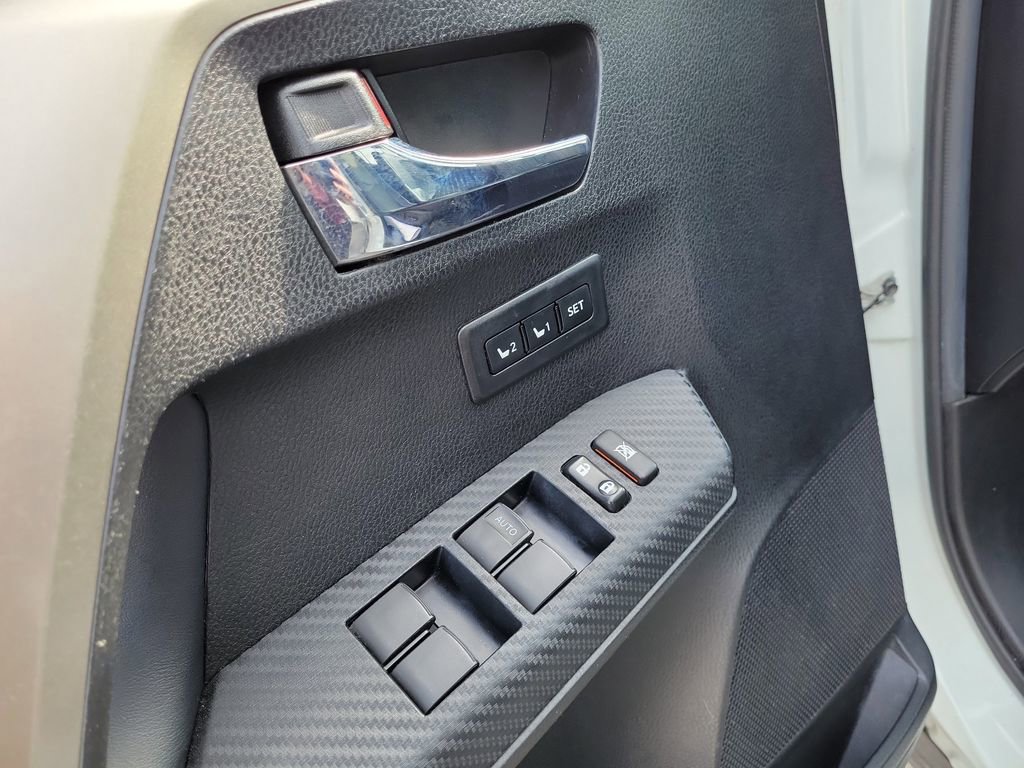 Used 2015 Toyota RAV4 Limited image 19