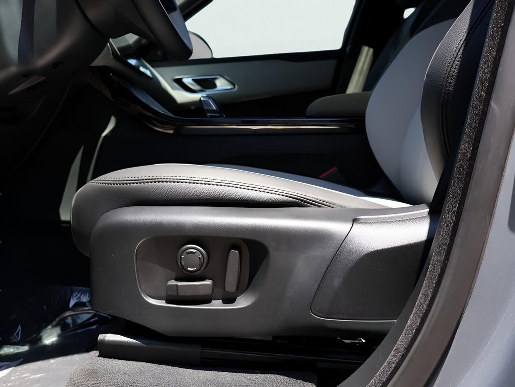 New 2026 Land Rover Range Rover Velar Dynamic SE image 37