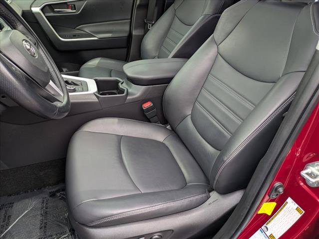 Used 2022 Toyota RAV4 XLE Premium AWD/4WD image 16