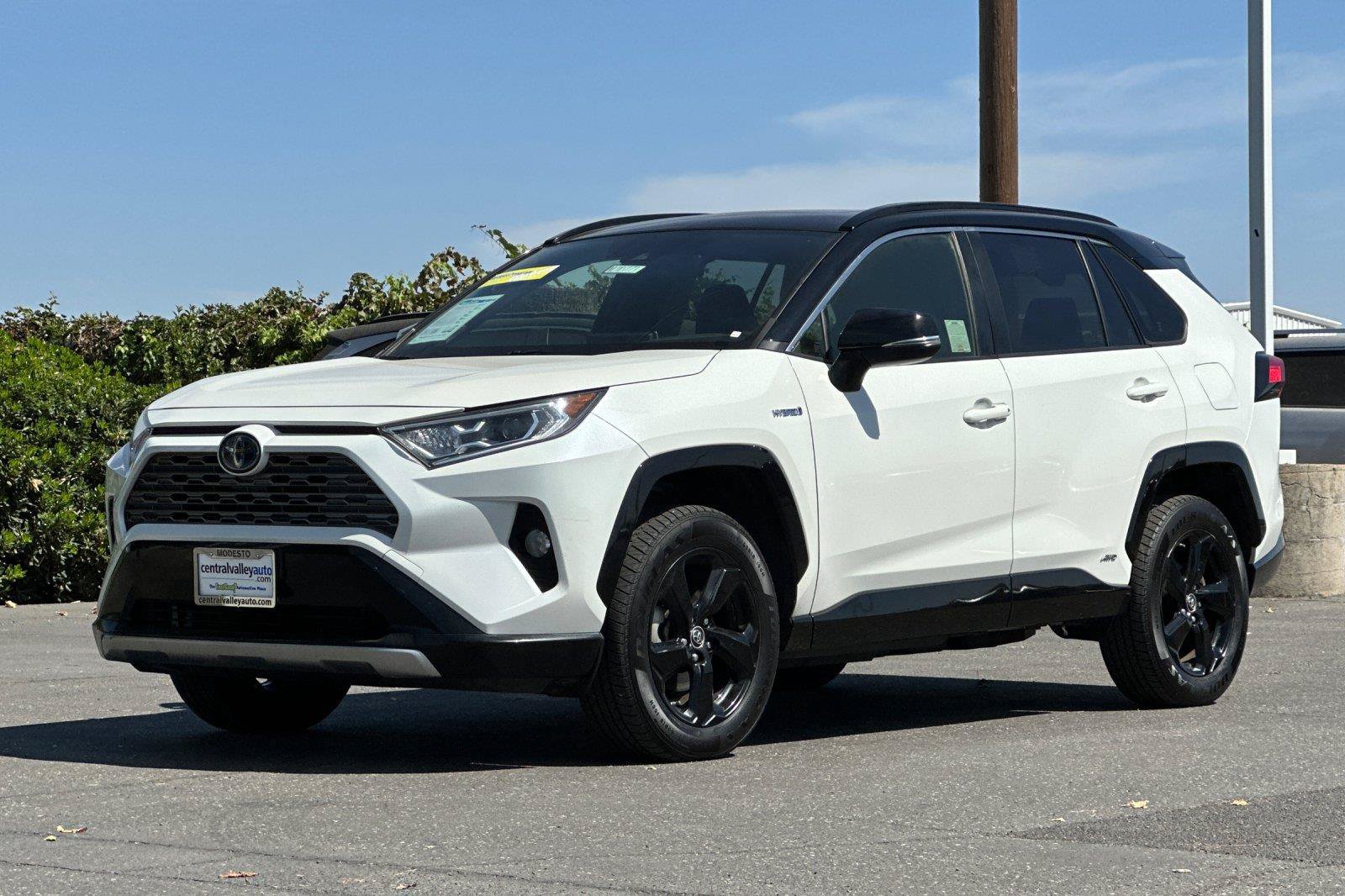 Used 2019 Toyota RAV4 XSE w/ Carpet Mat Package AWD/4WD image 7