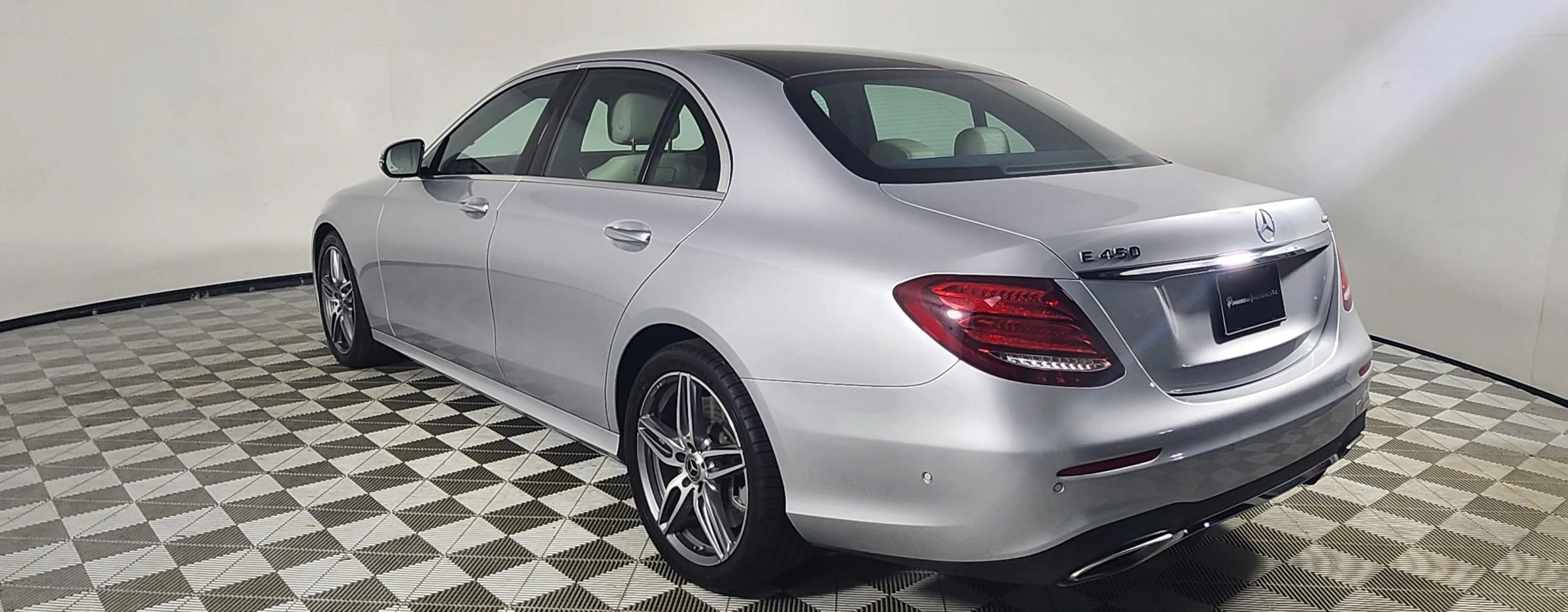 Used 2019 Mercedes-Benz E 450 E 450 4MATIC Sedan 4D image 5