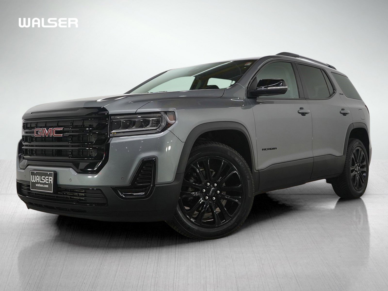 Used 2023 GMC Acadia SLE image 1