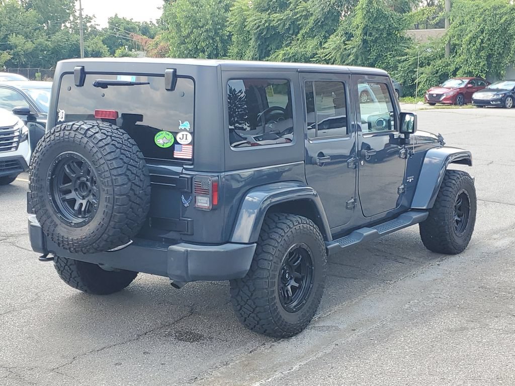Used 2016 Jeep Wrangler Unlimited Sahara w/ Connectivity Group AWD/4WD image 4